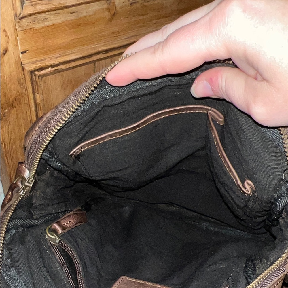 Harbour 2Nd Leather Crossbody Bag - Picture 7 of 10